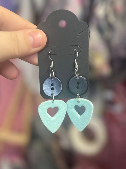 Boucles d’oreilles sur-recyclées picks guitares♻️💜