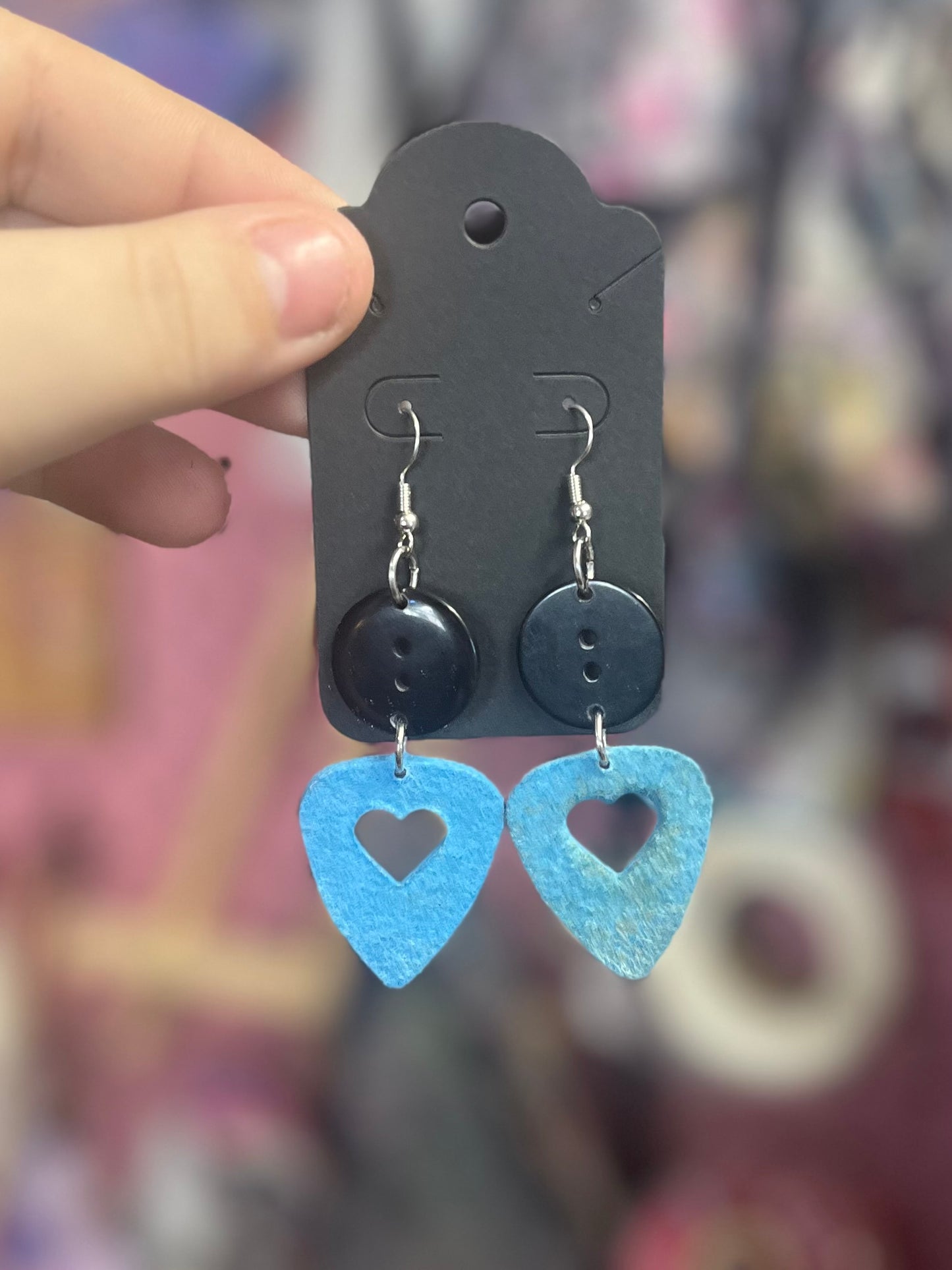 Boucles d’oreilles sur-recyclées picks guitares♻️💜