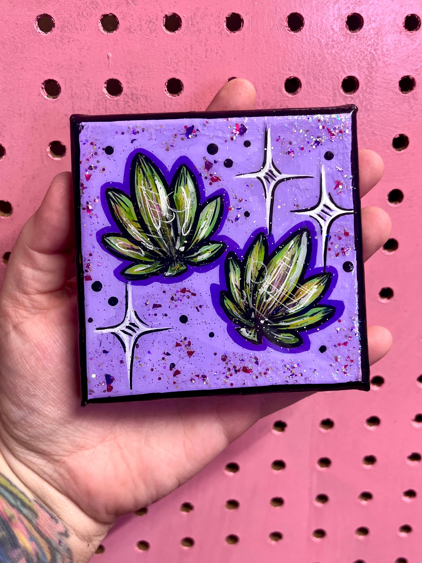 Toile aimantée cannabis 4x4 po. #002🍃🧲💜