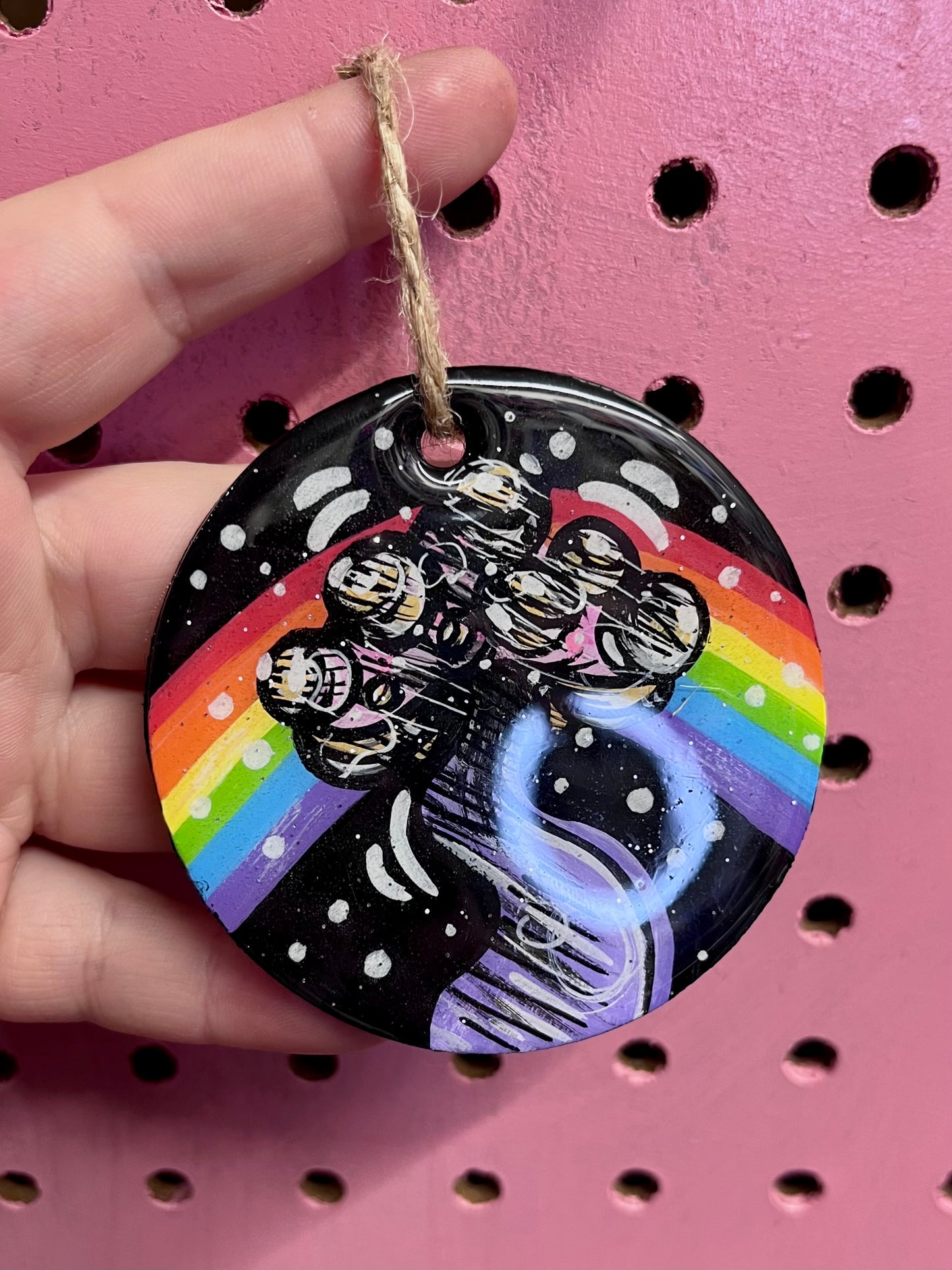 Ornement champignon arc en ciel🍄🌈🖤✨