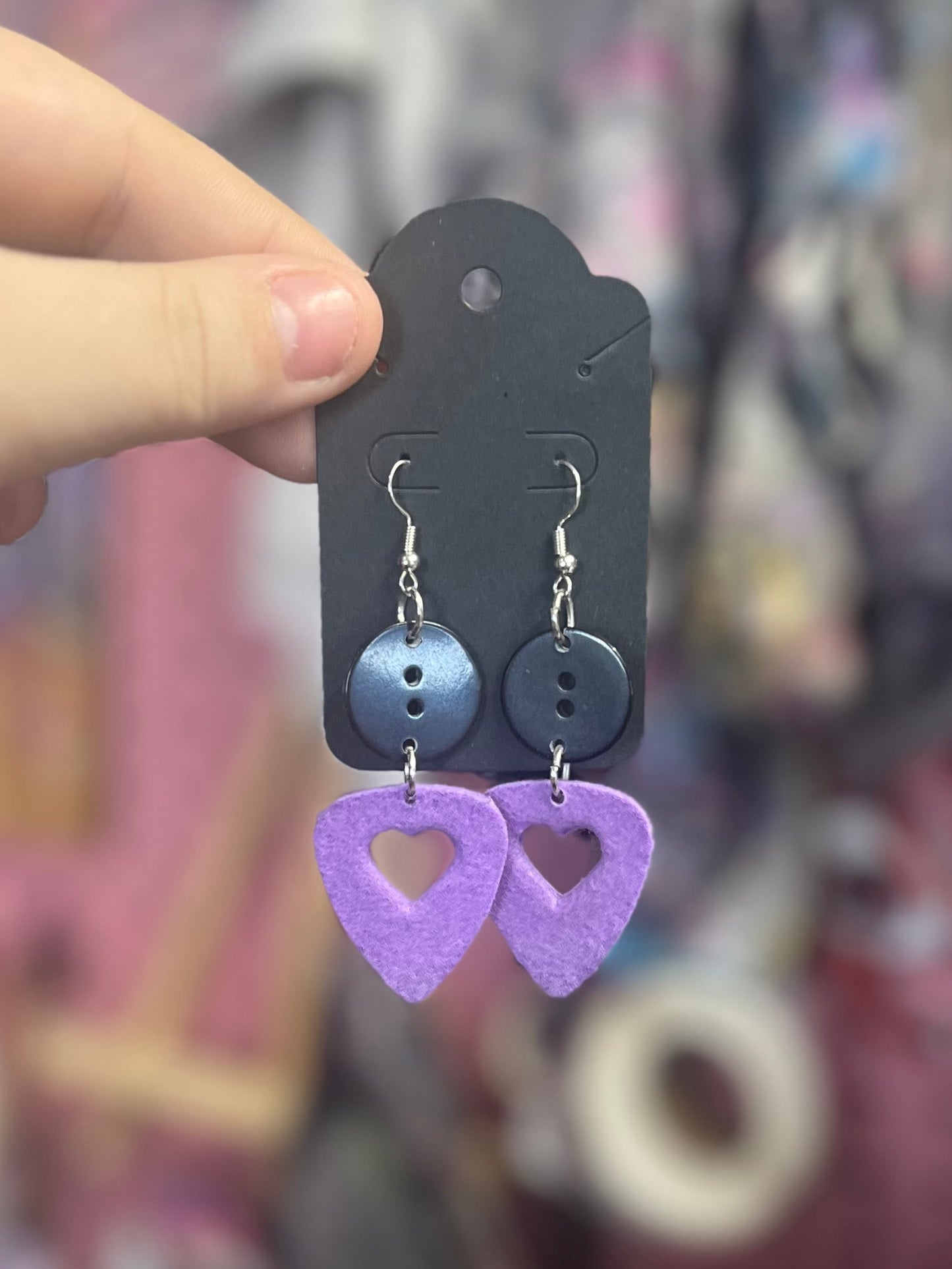 Boucles d’oreilles sur-recyclées picks guitares♻️💜